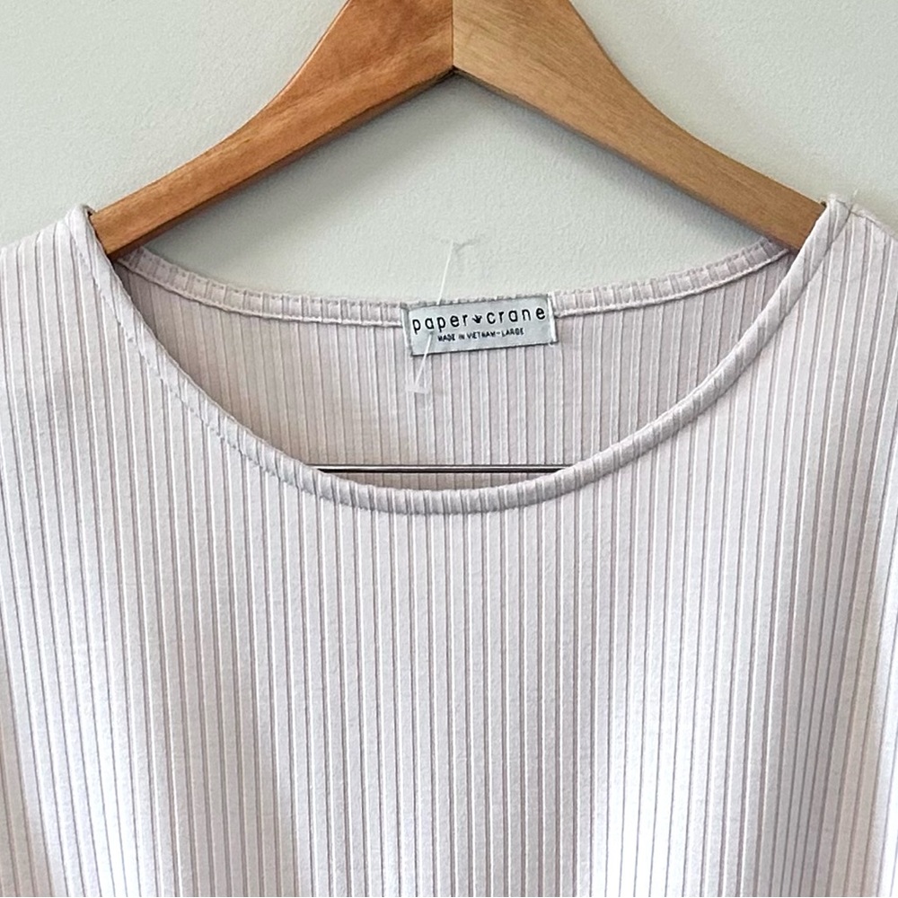 Paper Crane Ribbed Cream Top Roused Waistband Short Sleeve Women’s L NWOT - Picture 3 of 14